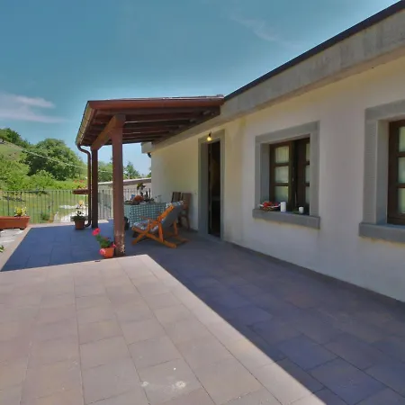 In With Mountain Views *